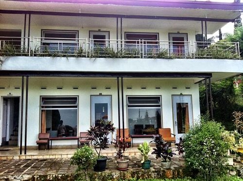 Taman bunga dan kebun teh kawasan Selecta Bumiaji Batu