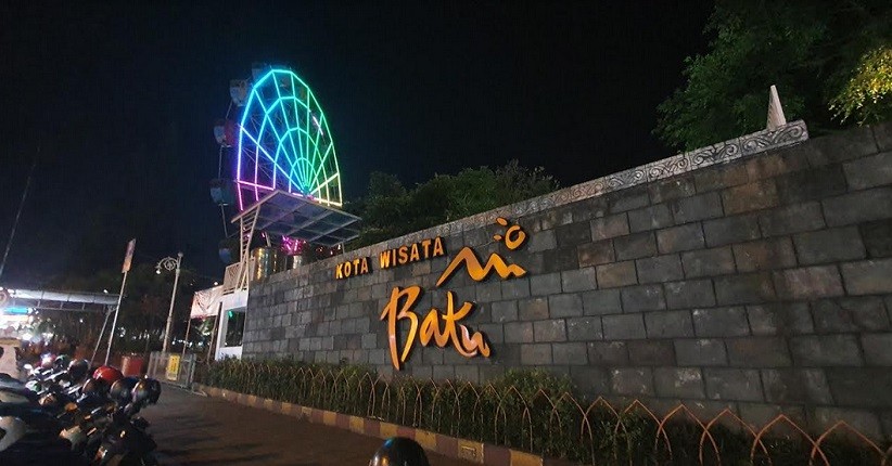 Alun-alun Kota Batu malam